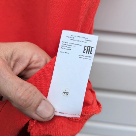 Michael Kors red orange short sleeves brass logo engraved plate Holiday slit bow - Picture 9 of 14